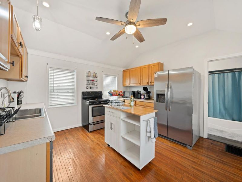 302 W 2nd Street, Port Clinton, OH 43452 Photo 13