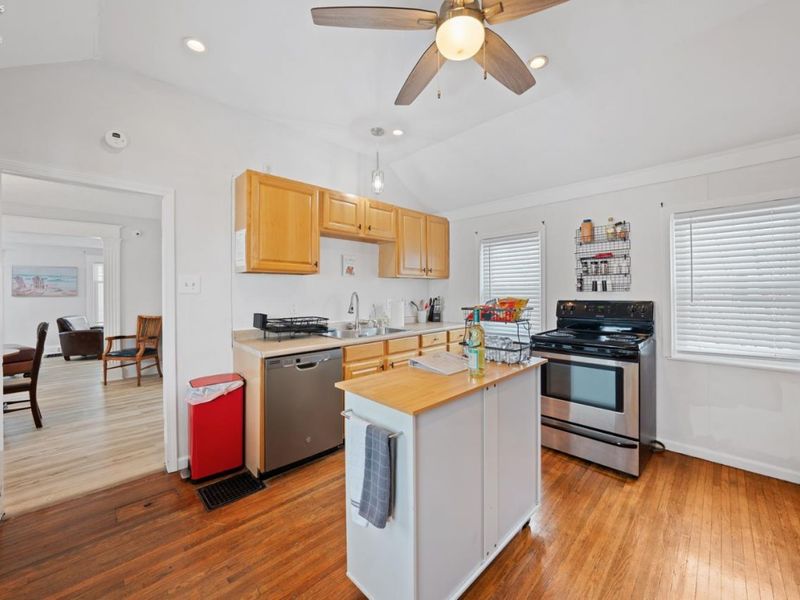 302 W 2nd Street, Port Clinton, OH 43452 Photo 15
