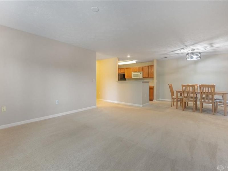 1721 Waterstone Boulevard, Unit 207, Washington Township, OH 45342 Photo 3
