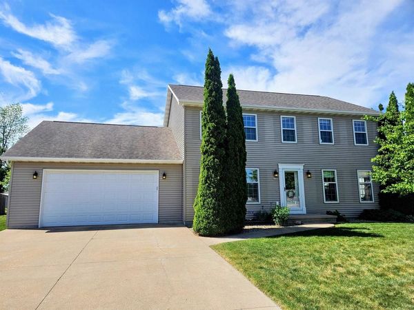 755 WEATHERSTONE DRIVE, Oshkosh, WI 54901