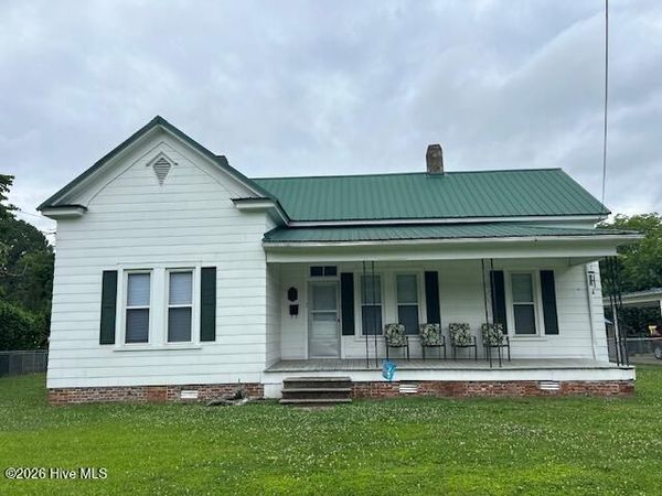115 E Station Street, Mount Olive, NC 28365