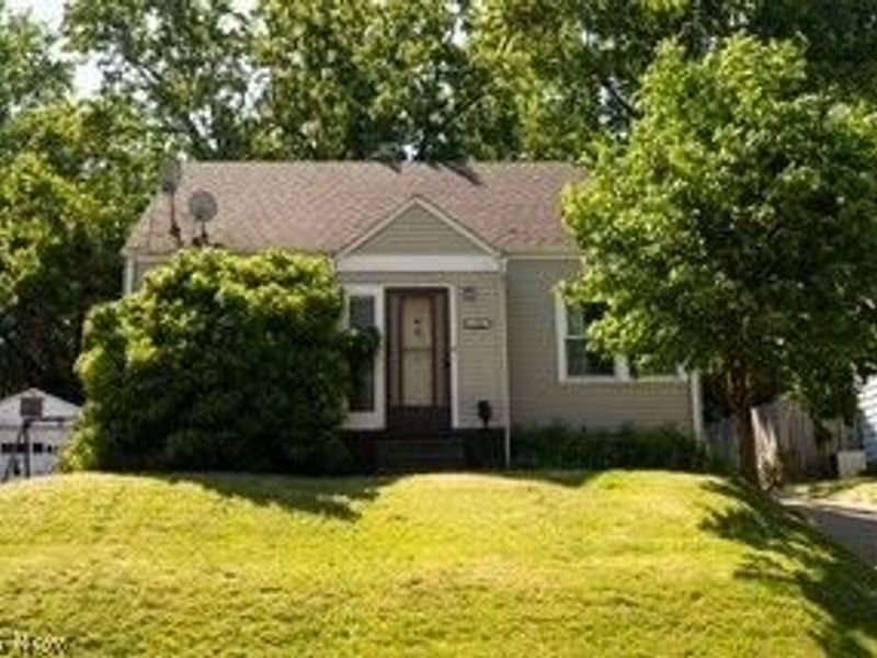 1176 Easton Drive, Akron, OH 44310 Photo 1