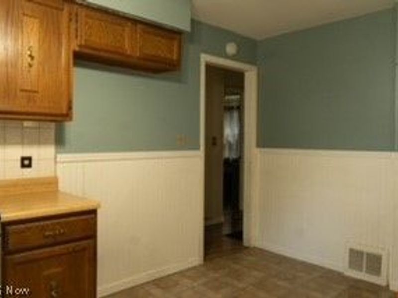 1176 Easton Drive, Akron, OH 44310 Photo 10