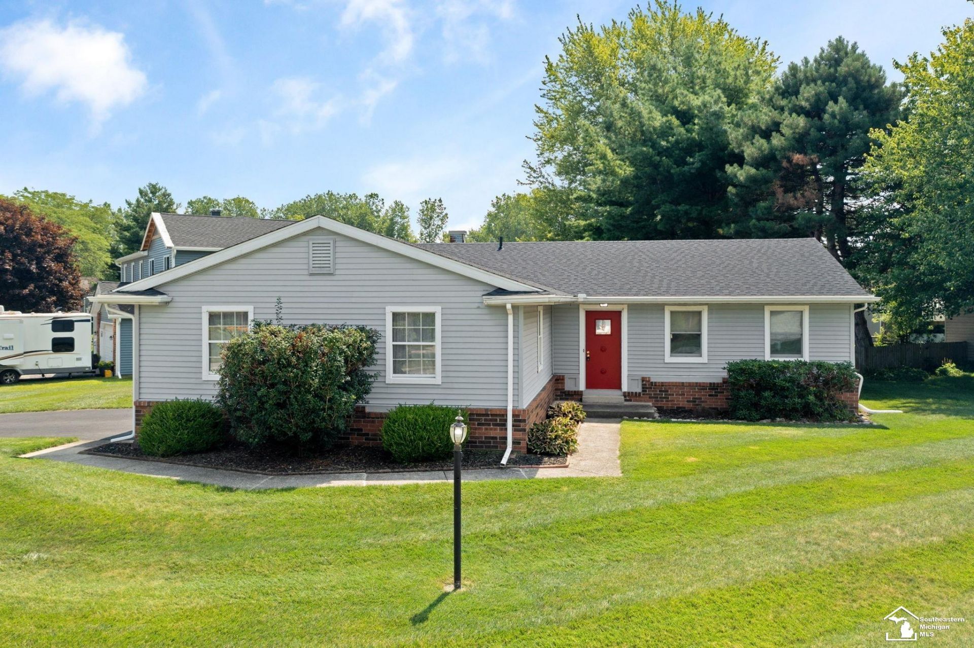 7576 Chapelview Court, Temperance, MI 48182 Main Photo