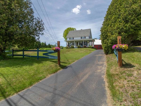 736 Pleasant Street, Newport City, VT 05855