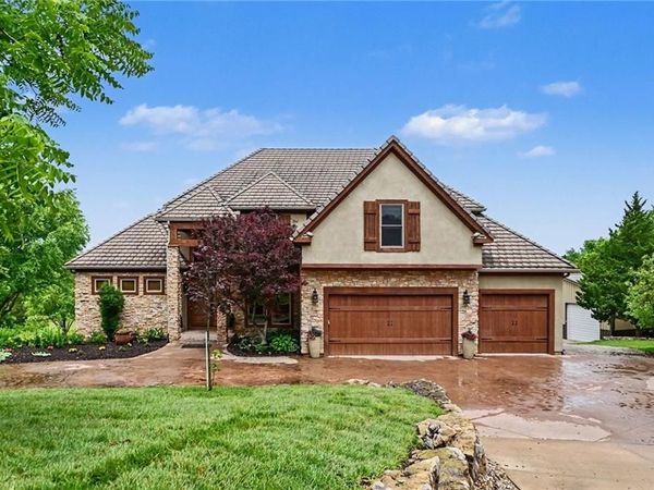 18890 W 252 nd Street, Paola, KS 66071