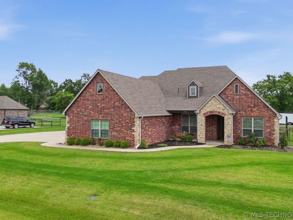 15402 E 82nd Street North, Owasso, OK 74055