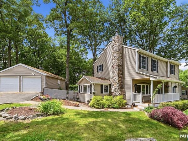 13 Highview Trail, Jefferson Township, NJ 07885