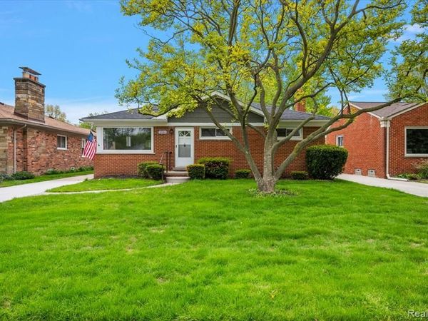23344 Brookdale Boulevard, St. Clair Shores, MI 48082