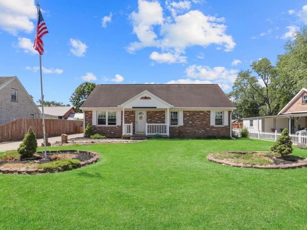 318 W Jefferson Avenue, Chandler, IN 47610