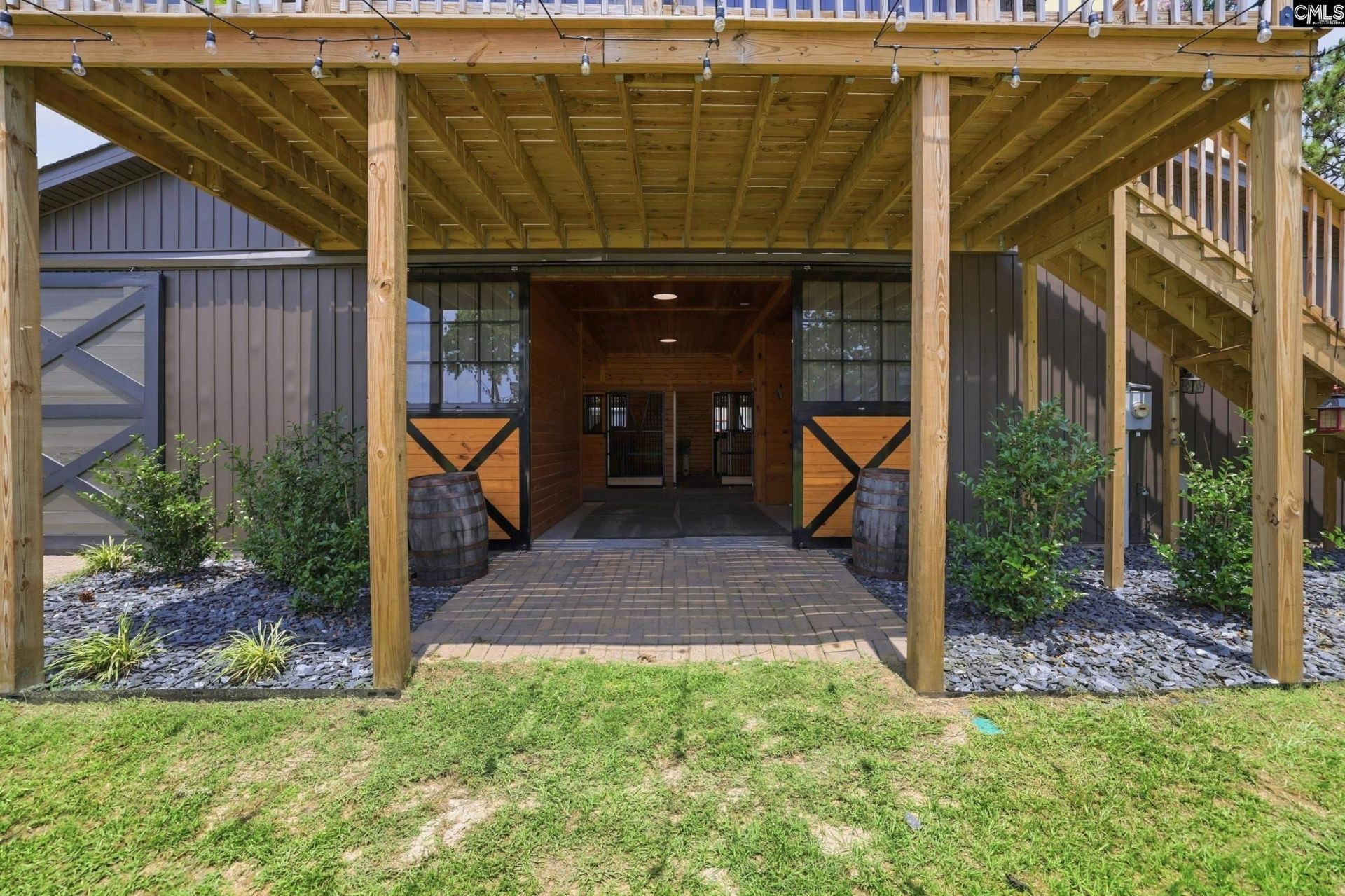 8520 Stock Horse Trail  Photo 6