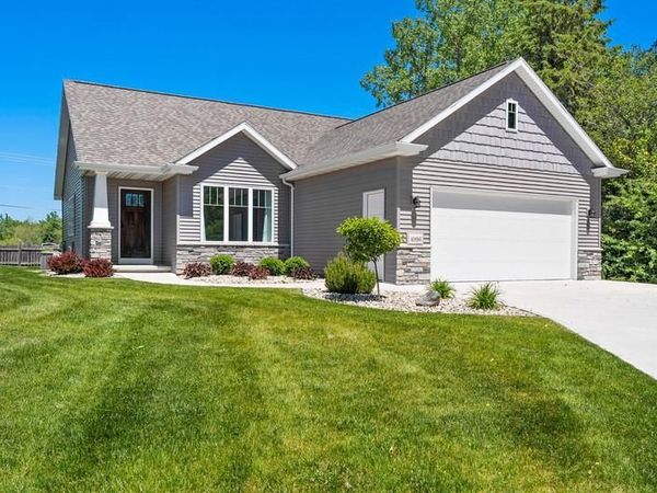 4996 BOXWOOD LANE, Appleton, WI 54913