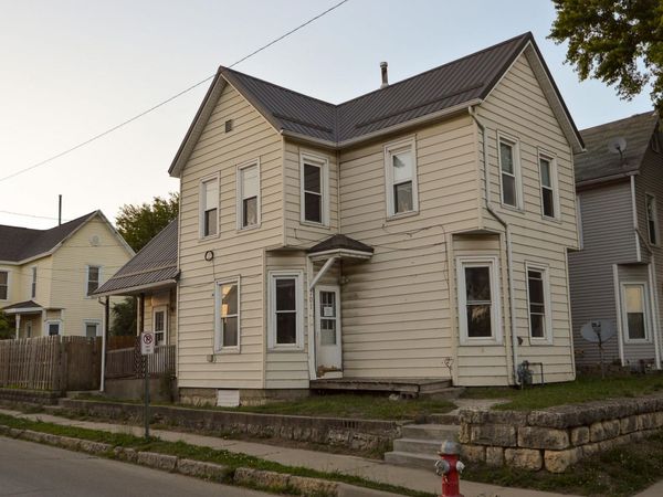 701 Garfield Avenue, Dubuque, IA 52001