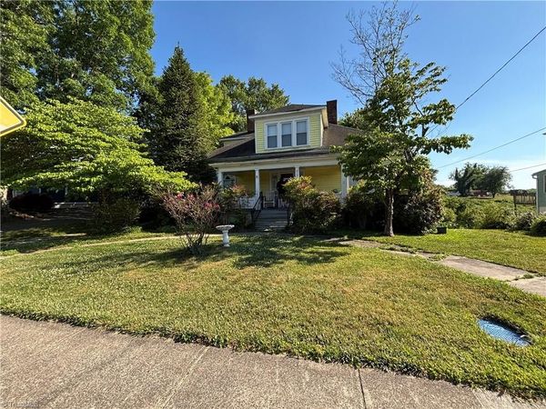 215 Orchard Street , Mount Airy, NC 27030