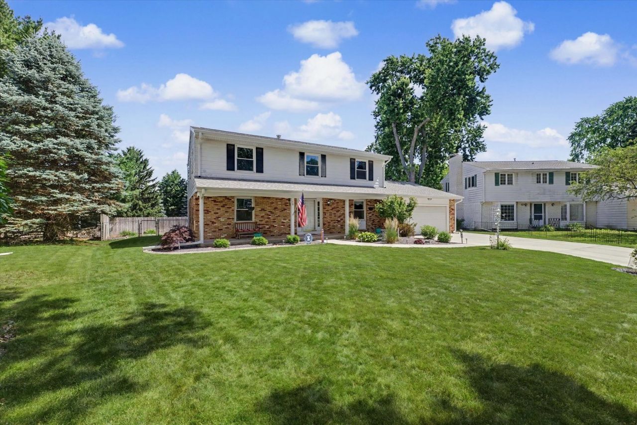 10 Stanford Place, Champaign, IL 61820 Main Photo