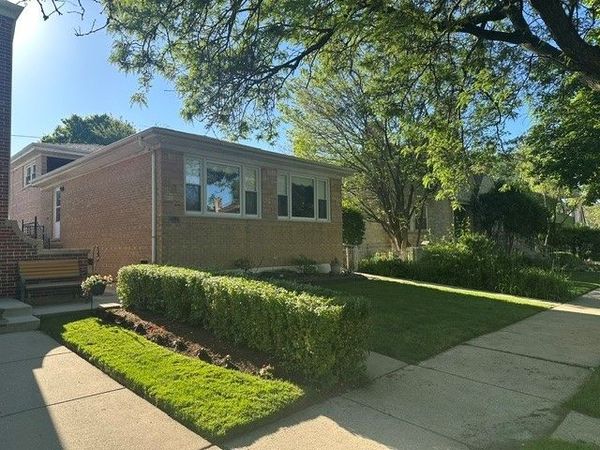 6034 N Bernard Street , Chicago, IL 60659