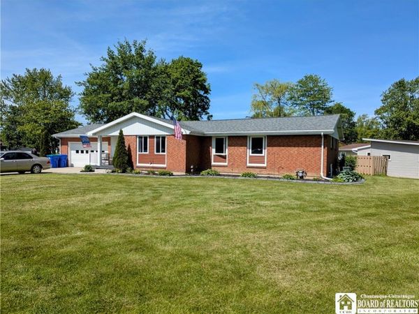 1633 Lakeview Road , Lake View, NY 14085