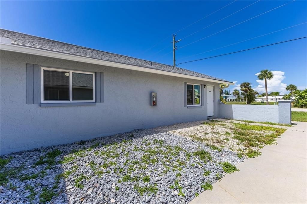16595 Davis Rd , Fort Myers, FL 33908 Photo