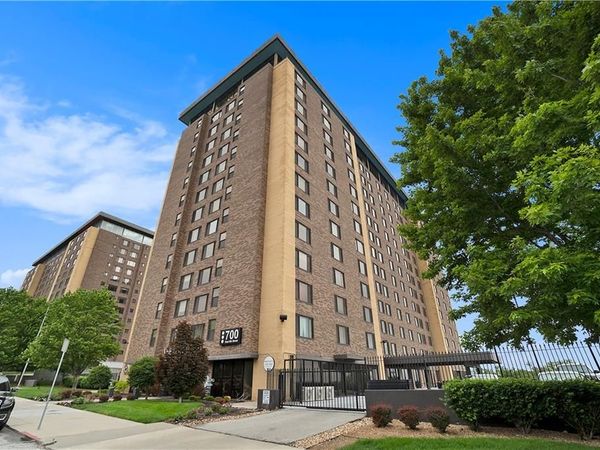 700 E 8th Street, Unit 14 M, Kansas City, MO 64106