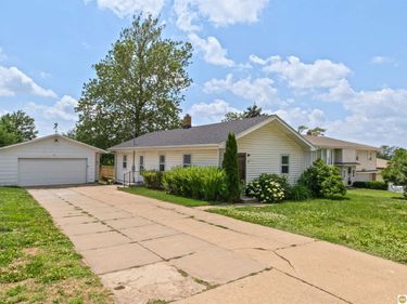 5409 S Street, Omaha, NE 68117