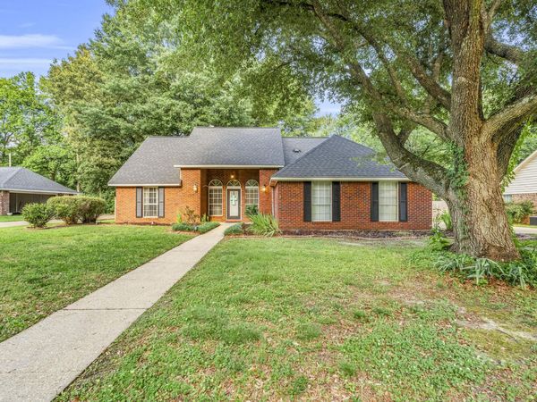 114 Dunlap, Starkville, MS 39759