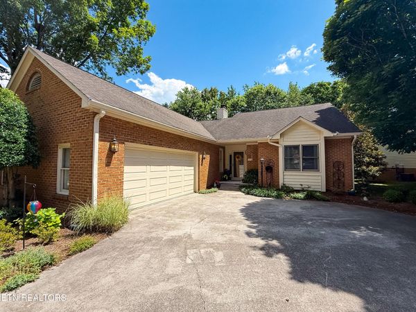 10042 Mccormick Place, Knoxville, TN 37923
