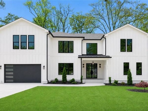 1696 Dunwoody Place, Brookhaven, GA 30324