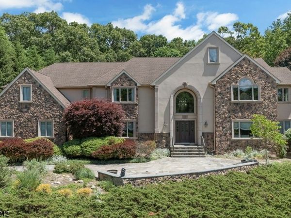 309 Skyridge Road, Franklin Lakes, NJ 07417