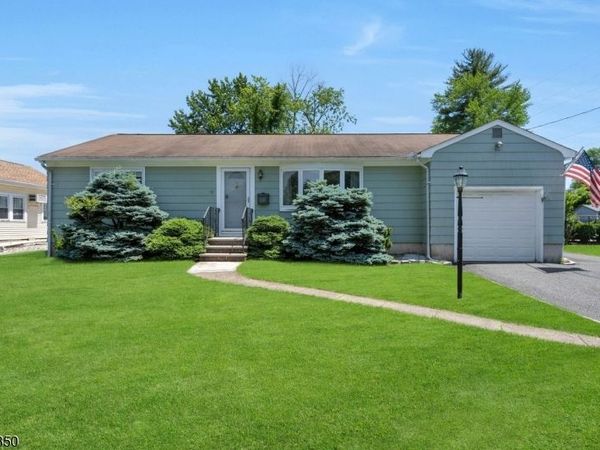 12 Evelyn Pl, East Hanover, NJ 07936