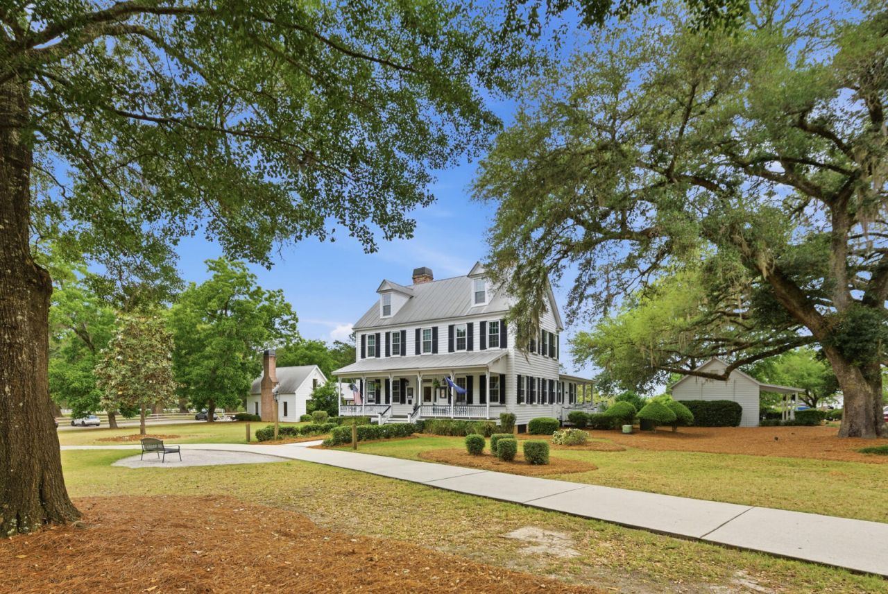 2077 Barn Swallow Road Photo 59