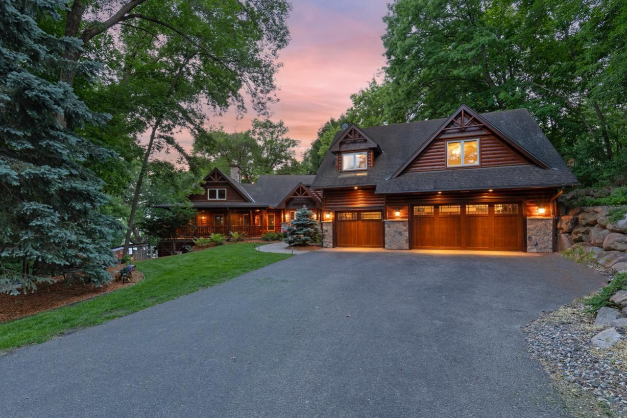 365 Pleasant View Road , Chanhassen, MN 55317
