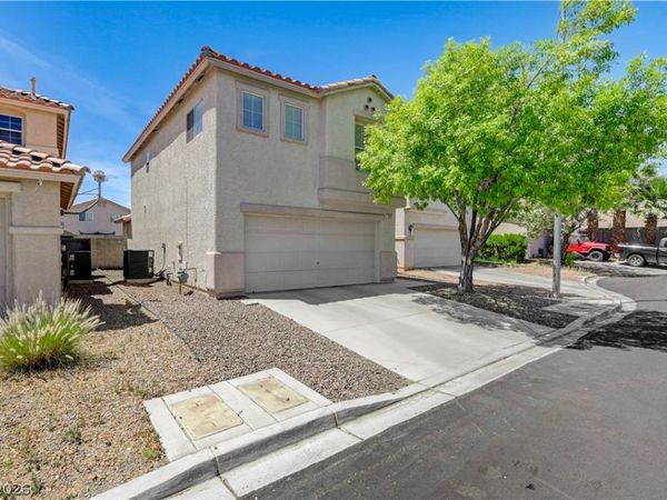 7737 Prosperity River Avenue , Las Vegas, NV 89129