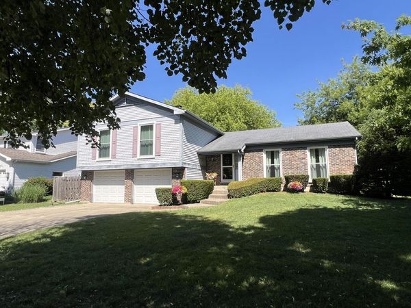 821 Blue Mound Drive , Crystal Lake, IL 60014