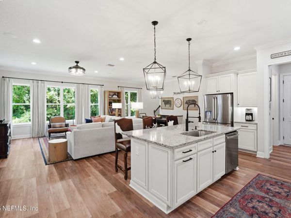 8621 MABEL Drive, Jacksonville, FL 32256