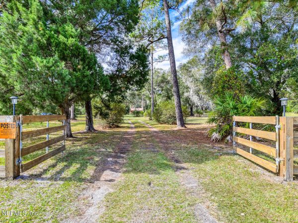 751 N HIGHWAY 17, Palatka, FL 32177