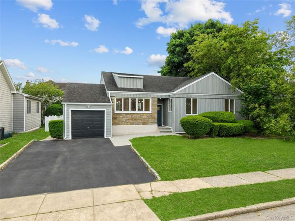 31 Cail Drive , East Rockaway, NY 11518