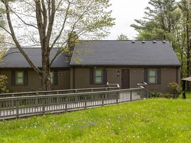 5215 S Hill Road , Canandaigua, NY 14424