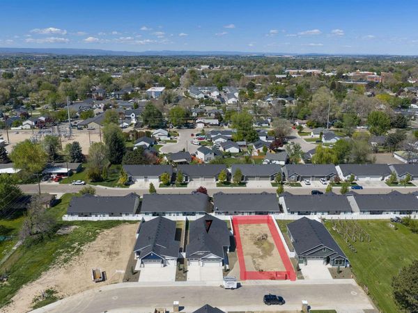 945 S Almond St, Nampa, ID 83686