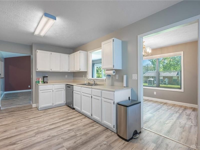5704 Springgate Court, Huber Heights, OH 45424 Photo 11