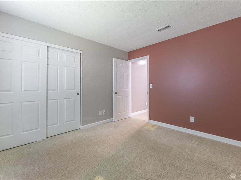 5704 Springgate Court, Huber Heights, OH 45424 Photo 17