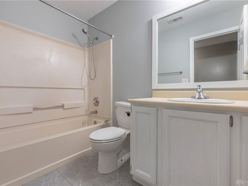 5704 Springgate Court, Huber Heights, OH 45424 Photo 18
