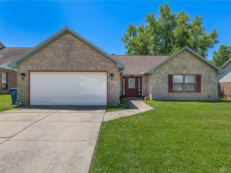 5704 Springgate Court, Huber Heights, OH 45424 Photo 2
