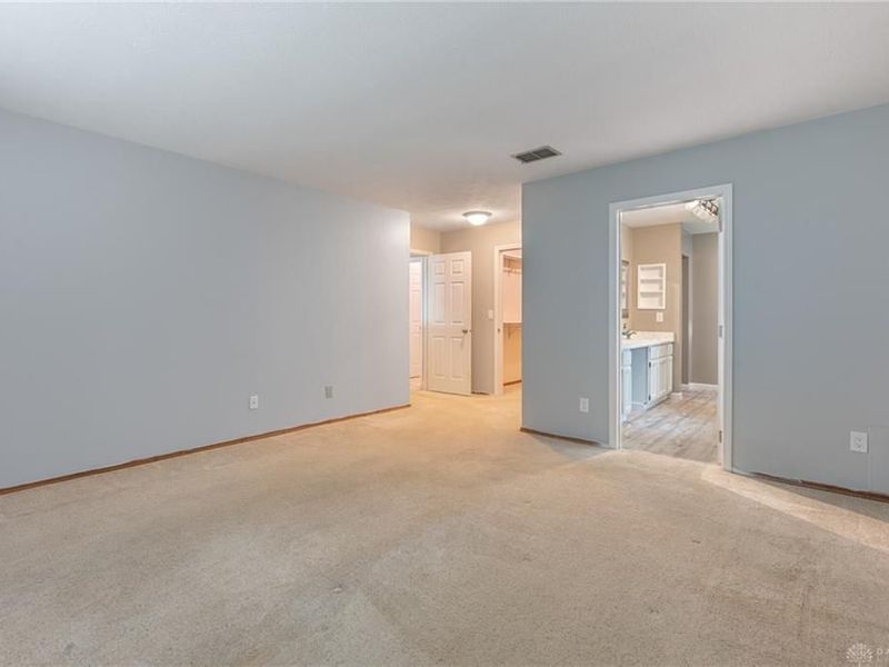 5704 Springgate Court, Huber Heights, OH 45424 Photo 20