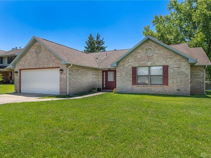 5704 Springgate Court, Huber Heights, OH 45424 Photo 3