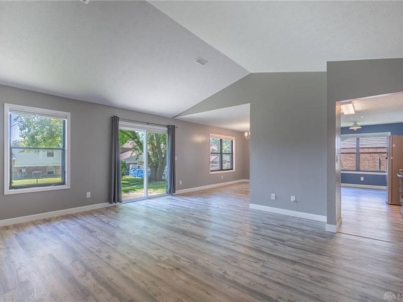 5704 Springgate Court, Huber Heights, OH 45424 Photo 4