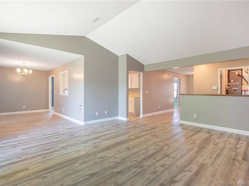5704 Springgate Court, Huber Heights, OH 45424 Photo 7