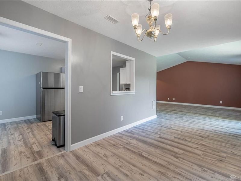 5704 Springgate Court, Huber Heights, OH 45424 Photo 8