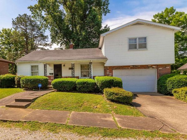 909 GRANT Street, Eldorado, IL 62930