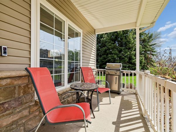 10615 Hickory Drive, Unit 8, Urbandale, IA 50322