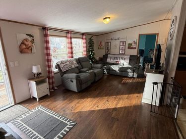 136 E Railroad Street, Hustonville, KY 40437